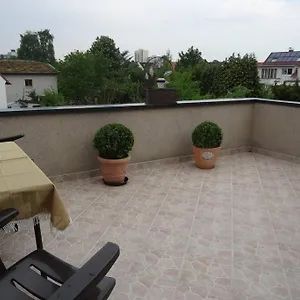 Apartment Ca. 85 Qm Zzgl. 17 Qm Terrasse